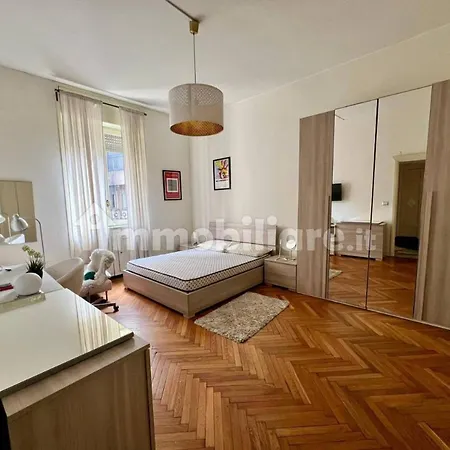 5 Rooms, 10 Guests, 220sqm, Terrace, 5mn Duomo Апартаменты Милан