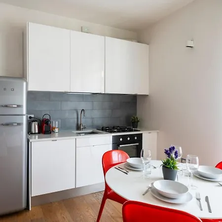 Red Elegance - Porta Venezia Apartamento *