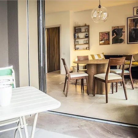 Nest - A Stone's Throw From M4 Metro شقة *