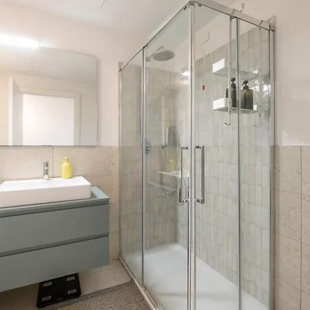 86mq Porta Romana Luxury Apartment, Perfect For Couples, 10 Min From Duomo By Tram