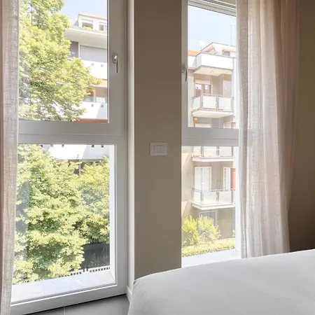 Apartman New Terrace Parking Garden Metro In 2 Min Milánó