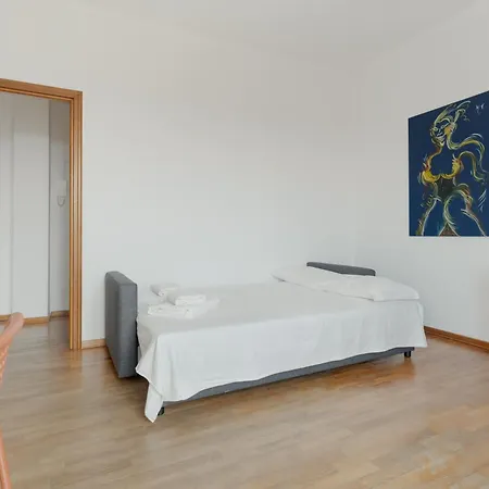 Guesthost - Comfy Balcony Flat Affori Mm3