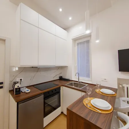 Ego House Moscova A 10 Minuti Dal Duomo, *