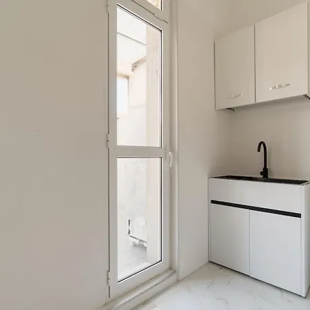 Guesthost - Cozy With Terrace Dergano Apartamento