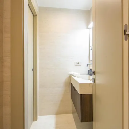 Luxury In The Center 1bedroom With Ac And Balcony Lägenhet *