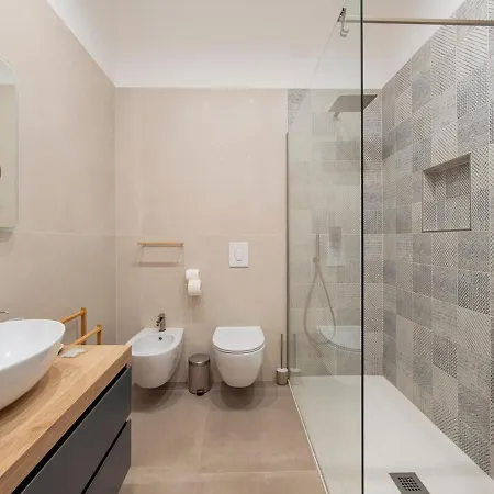 Xenia - 2rooms In Via Ampere 102 شقة *