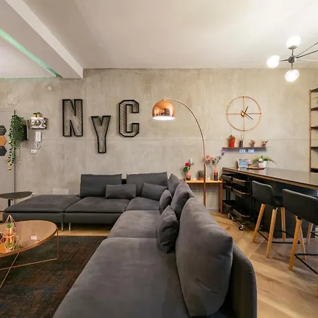 Xenia - Three-room In Via Laurana 5 아파트 *