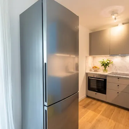 New Modern Flat 10 Min Duomo In A Quiet Area