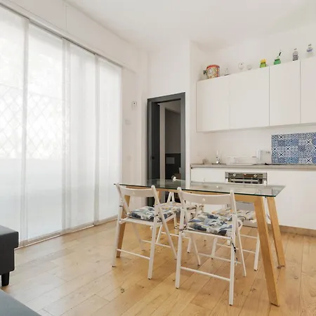 Guesthost - Alice's Cozy Nest ميلان
