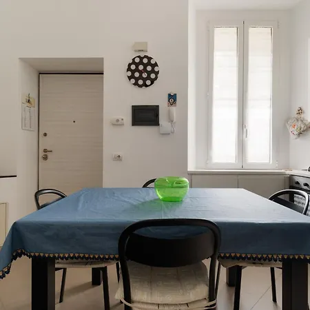 Διαμέρισμα Guesthost - Comfy Flat Zara Mm5 Close To Isola *