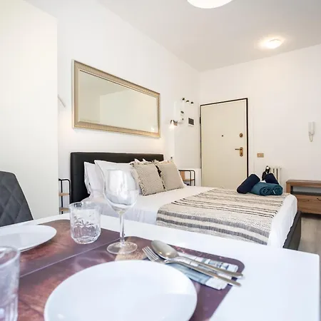 Appartement Duomo 10min Metro 1min - Luminous - Wi-fi *