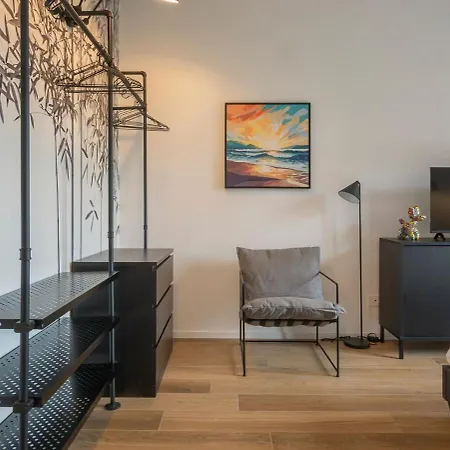 Xenia - 2 In Via Codogno 1 Milano