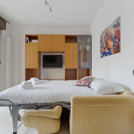 Guesthost - Casa 14 - Certosa Terrace Flat X4 Milão