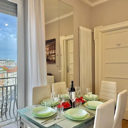 Two Bedroom With Views In Porta Venezia Apartamento Milão