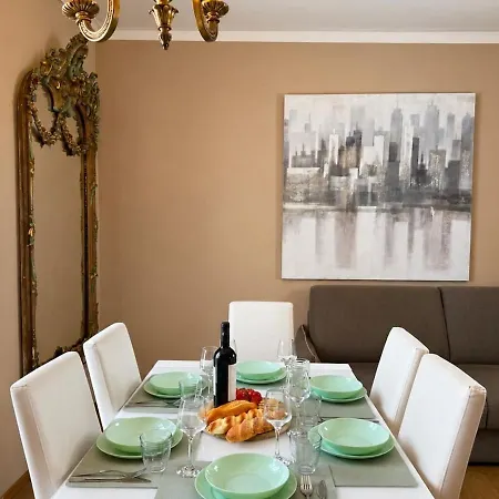 Three Bedroom In Porta Venezia Appartamento *