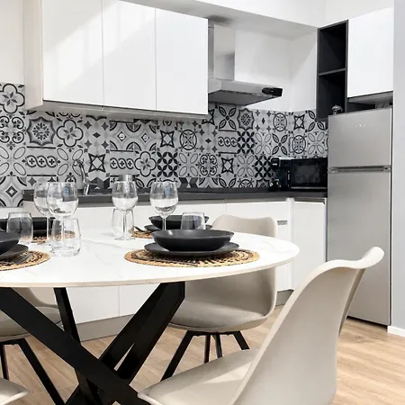 G House - Design E Comfort A - M4 Frattini Per Areoporto Linate Mediolan