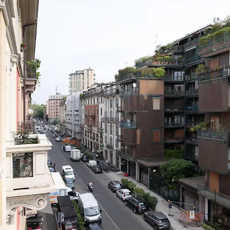 Porta Venezia Bilocale Premium Milão