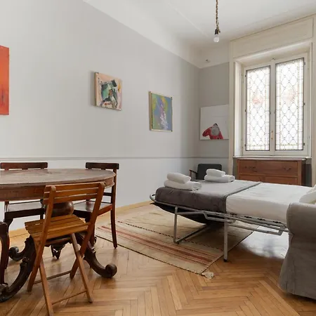 شقة Guesthost - Spacious X6 Steps From Mm4 ميلان