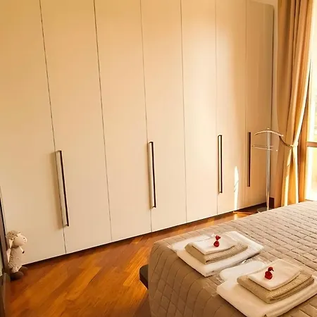 Castelvetro 18 Appartamento Milano