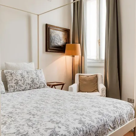 Brera Charming House - Elegant Flat With Balcony And Courtyard View * ميلان
