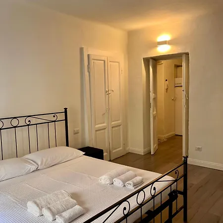 Charming Cozy Flat In The Heart Of Porta Venezia Apartamento