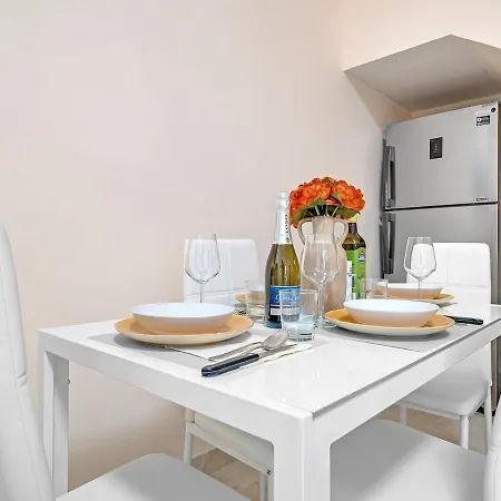 Retreat In Dergano Relaxation Amid Plants And Design Appartamento *