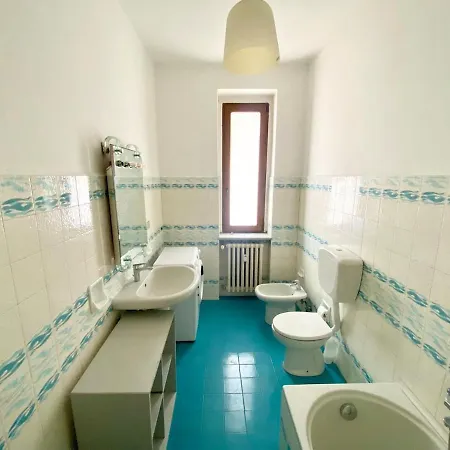 10 Minutes From The Cathedral- Metro 100 Meters Away *
