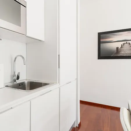 Guesthost - Bright Balcony Flat X4 Gioia Mm2 شقة
