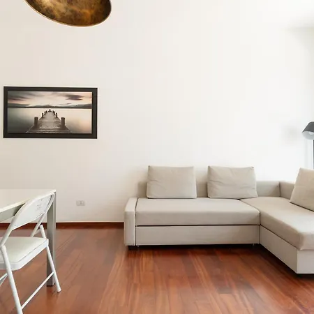 Guesthost - Bright Balcony Flat X4 Gioia Mm2 *