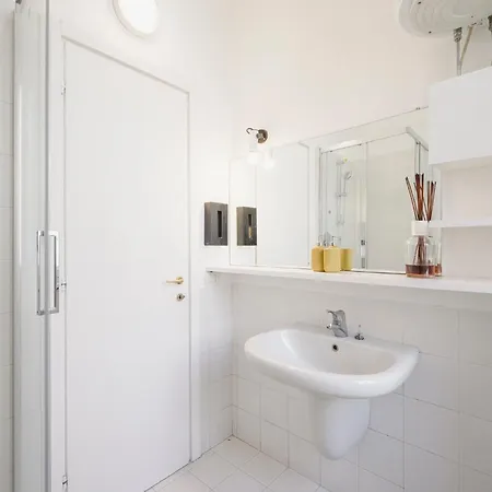 شقة The Design Library - Monforte San Babila ميلان