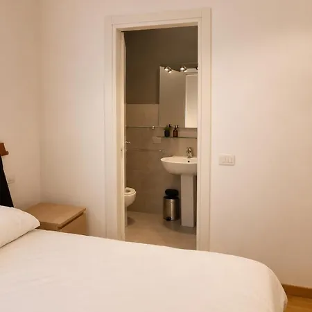 And Quite Flat With 2bdr, 2bath, Self Checkin Connected To Linate And Duomo In 5 Mins Appartamento *