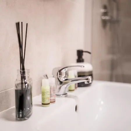 Ponti Cozy - Private Parking Available, Near Navigli, Romolo Metro And Duomo شقة
