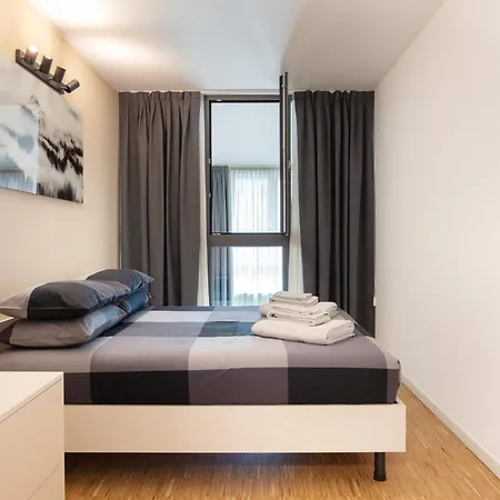 Luxury House In Carlo De Angeli 115 Mq Milano