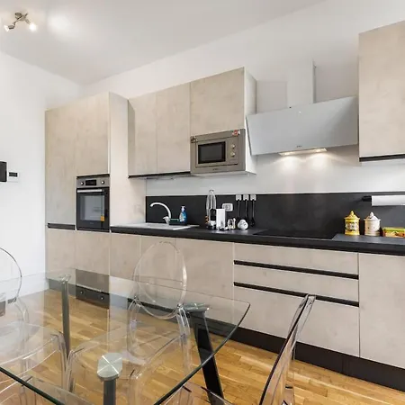 Elegante Apt, Ac, 10 Min To Duomo, M1 Turro Апартаменты Милан