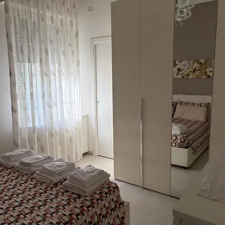 Bilo Con Terrazzo Certosa 34 شقة