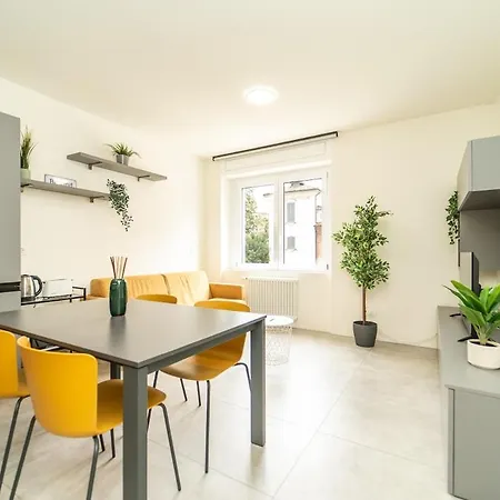 شقة Immobiliarent - Santa Sofia A ميلان