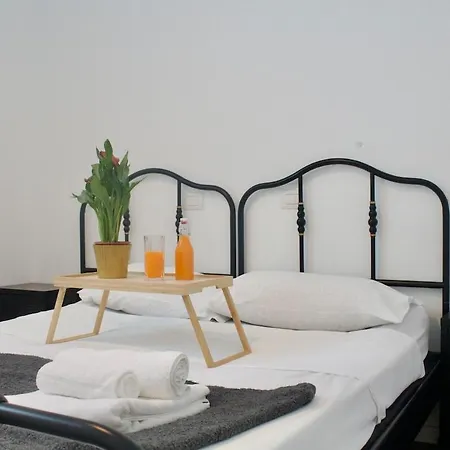 Ample 2-br Space 1 Min To Romolo M2 Διαμέρισμα