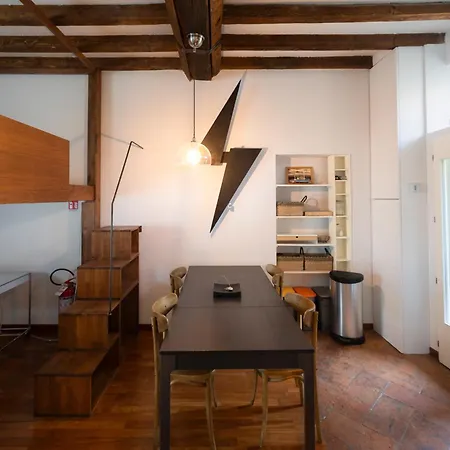 Elegant Navigli View Loft Διαμέρισμα *
