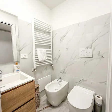 Accogliente Loft Su Due Livelli A - Metro M1 Διαμέρισμα Μιλάνο