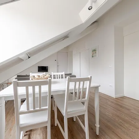 The White Attic - Cattolica District ميلان