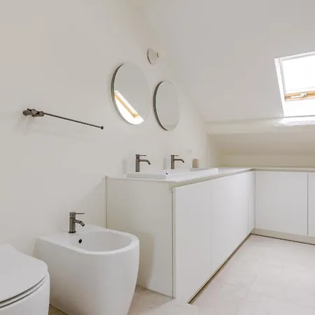 The White Attic - Cattolica District ميلان