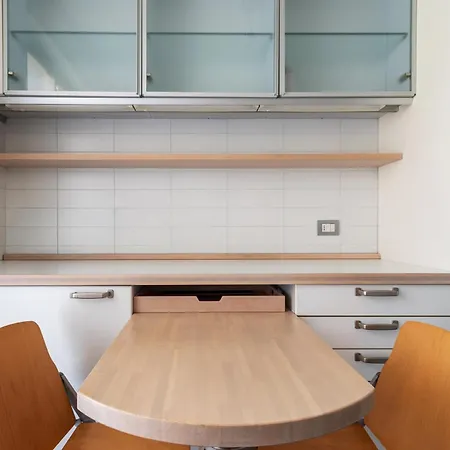 Salasco 40 - Trilocale In Porta Romana Con Garage Apartman *
