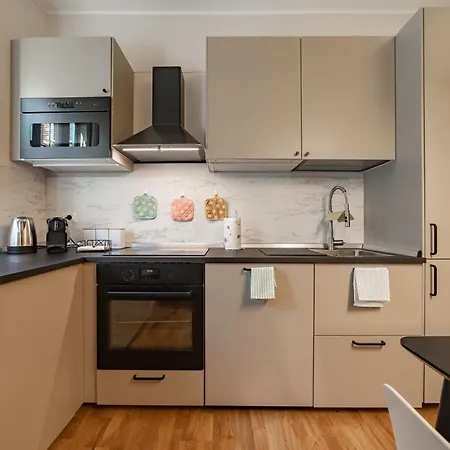 5 Min Car From Station, With 2 Bedrooms