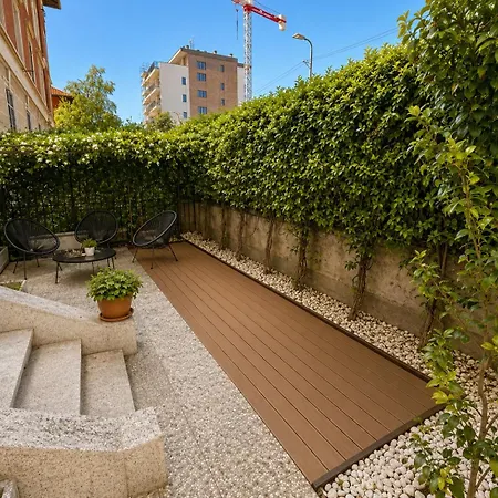 Private Garden & Free Parking - 2 Bedroom Διαμέρισμα