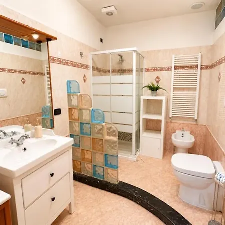 Comfort Two-bedroom - Viale Umbria, Porta Romana * Milão