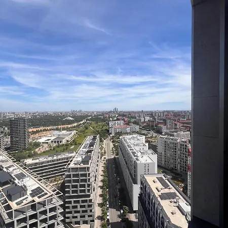 Skyline - A 22nd-floor *