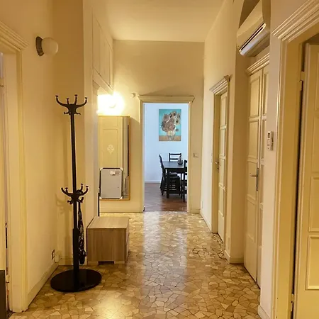 Апартаменты 5 Rooms, 10 Guests, 220sqm, Terrace, 5mn Duomo