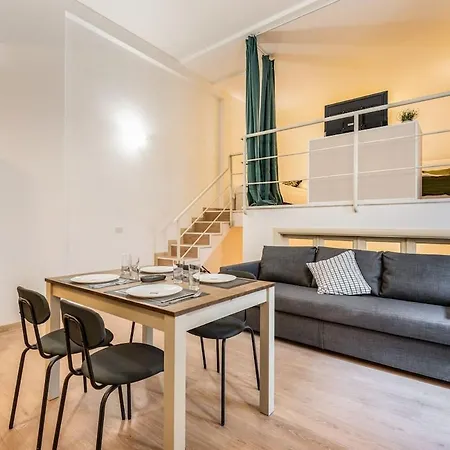 7guest Duomo5min Walk-private Cinema Popcorn-castle 6min- Air Cond Apartamento