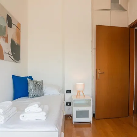 Luminoso Stazione M2 M3 Apartamento *
