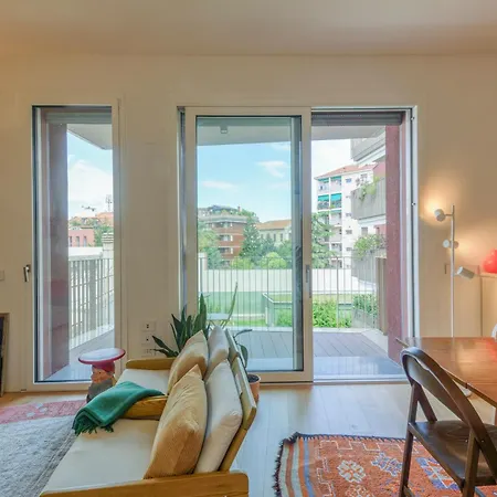 86mq Porta Romana Luxury Apartment, Perfect For Couples, 10 Min From Duomo By Tram Milão